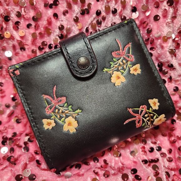 Rare Limited Edition Coach 1941 Metallic PInk Ribbon and Black Trifold Wallet - Picture 4 of 5